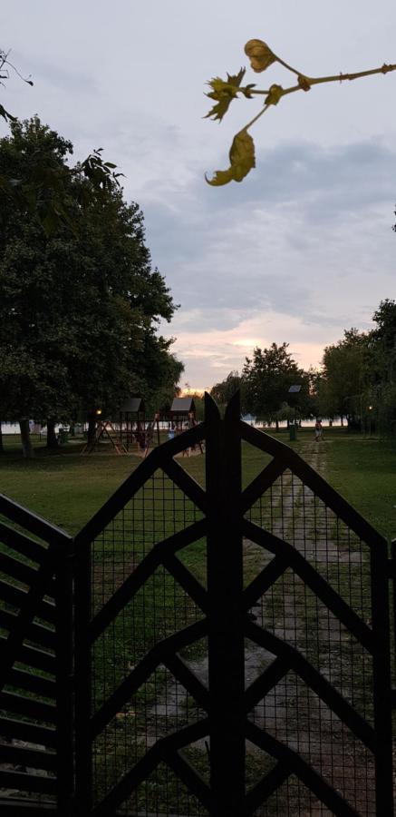 Grantek Üdülőház Balatonlelle Exterior foto